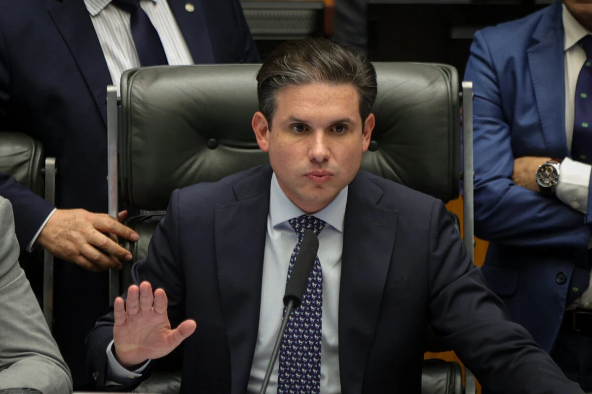 Motta demite assessor de Janones: 