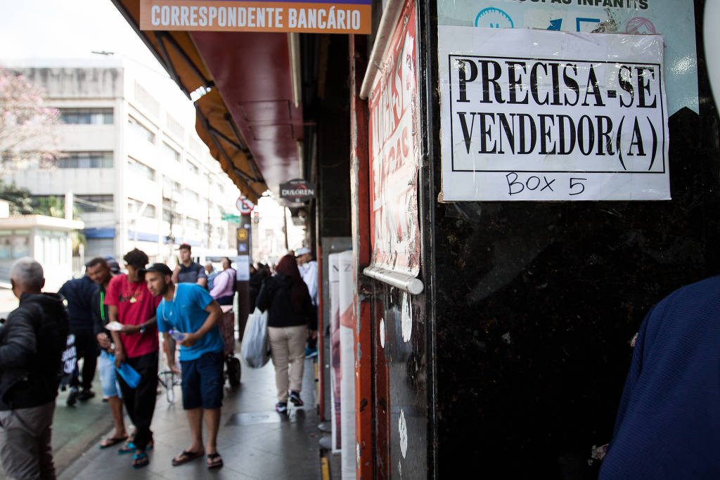 Taxa de desemprego sobe para 6,1% nos três primeiros meses