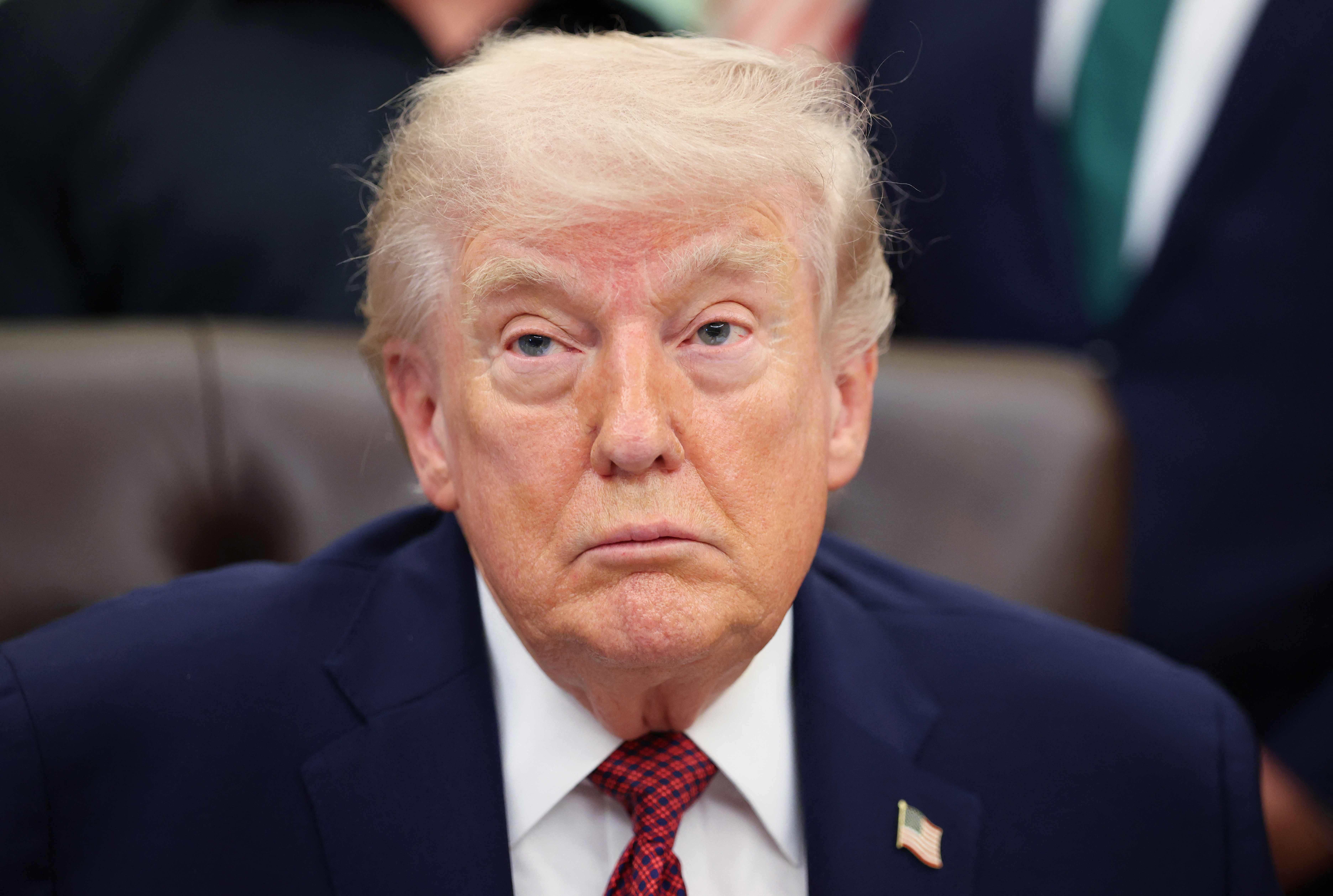 Trump diz não estar satisfeito com nova proposta do Irã enquanto EUA impõem novas sanções contra o país