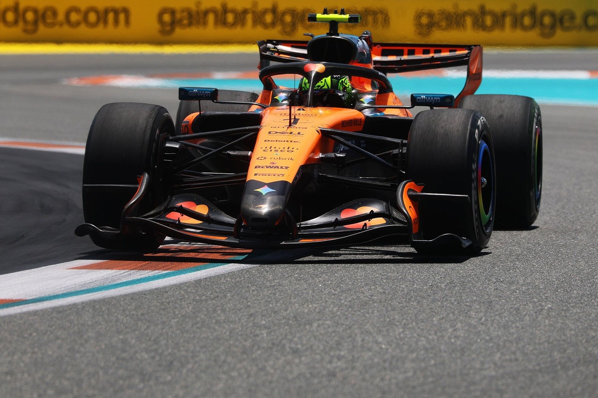 Pilotos de Fórmula 1 em ação no GP de Miami, com Norris e Bortoleto em destaque.