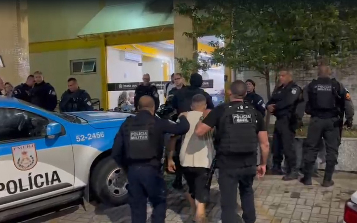 Sargento da PM é preso em flagrante com cinco veículos roubados dentro de casa