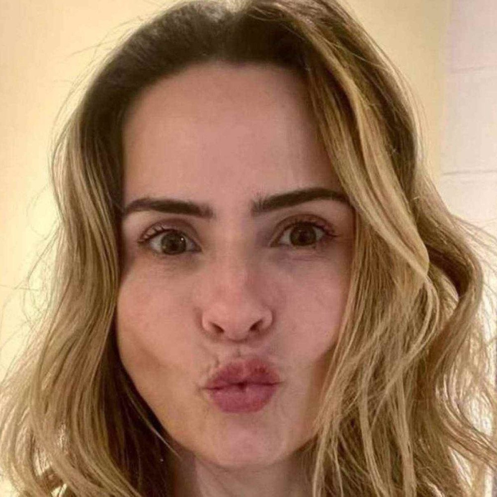 Ana Paula Renault passa sufoco em show de Shakira e reage: 'Sou lobona'