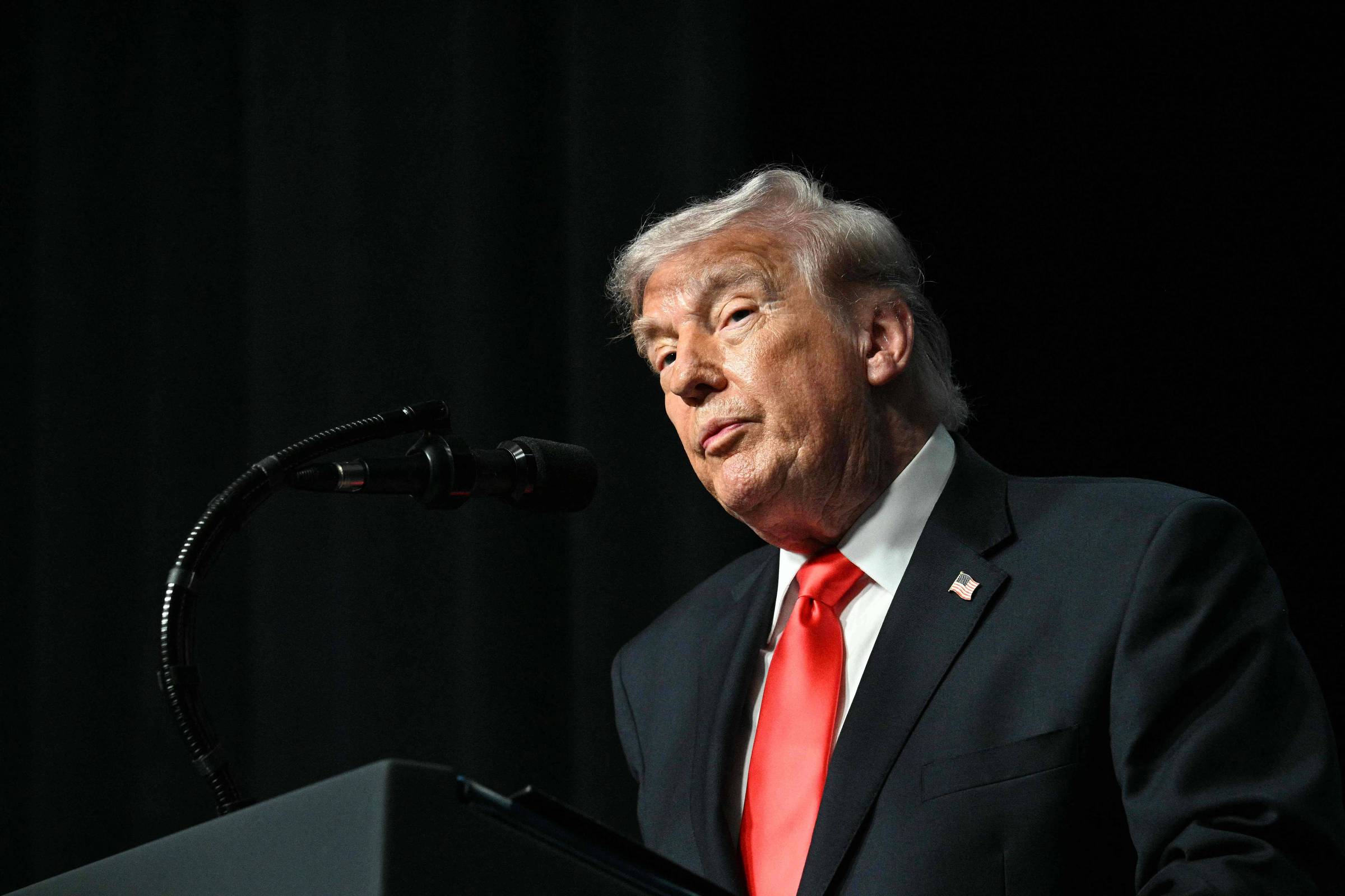 Republicanos perdem a paciência com Trump e pressionam por fim da guerra no Irã