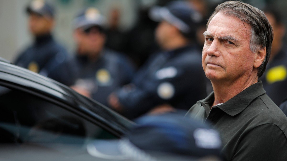 Bolsonaro tem boa evolução clínica e segue internado para reabilitação, diz boletim médico