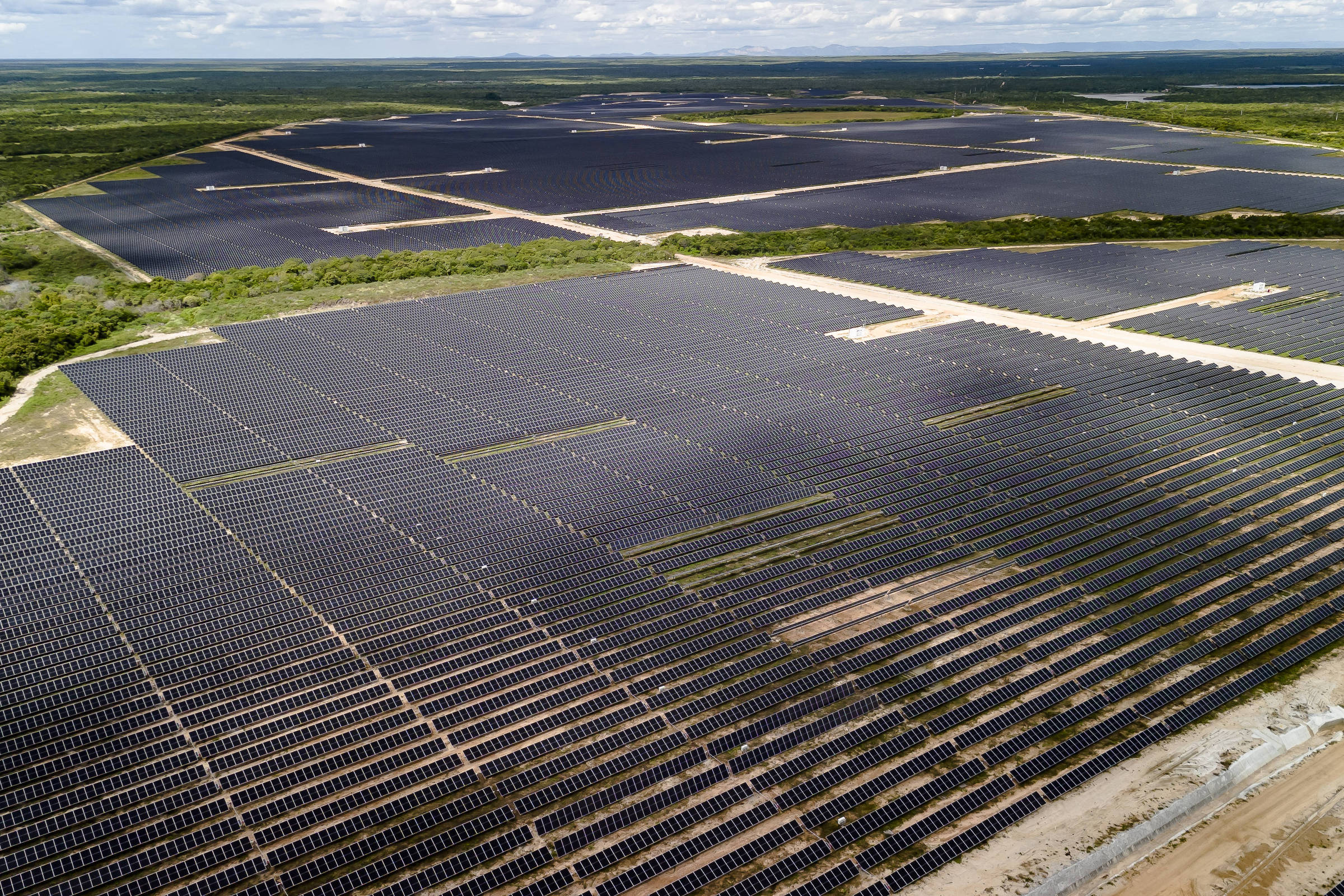Geradora defende exigência de instalação de baterias em novos parques solares para evitar cortes