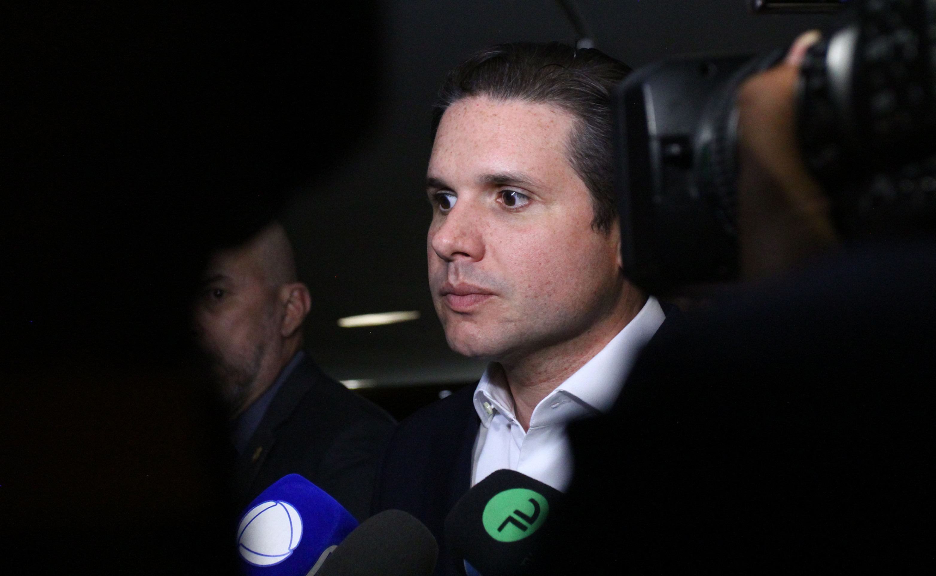 Escala 6x1 fica sujeita a flexibilização na comissão especial