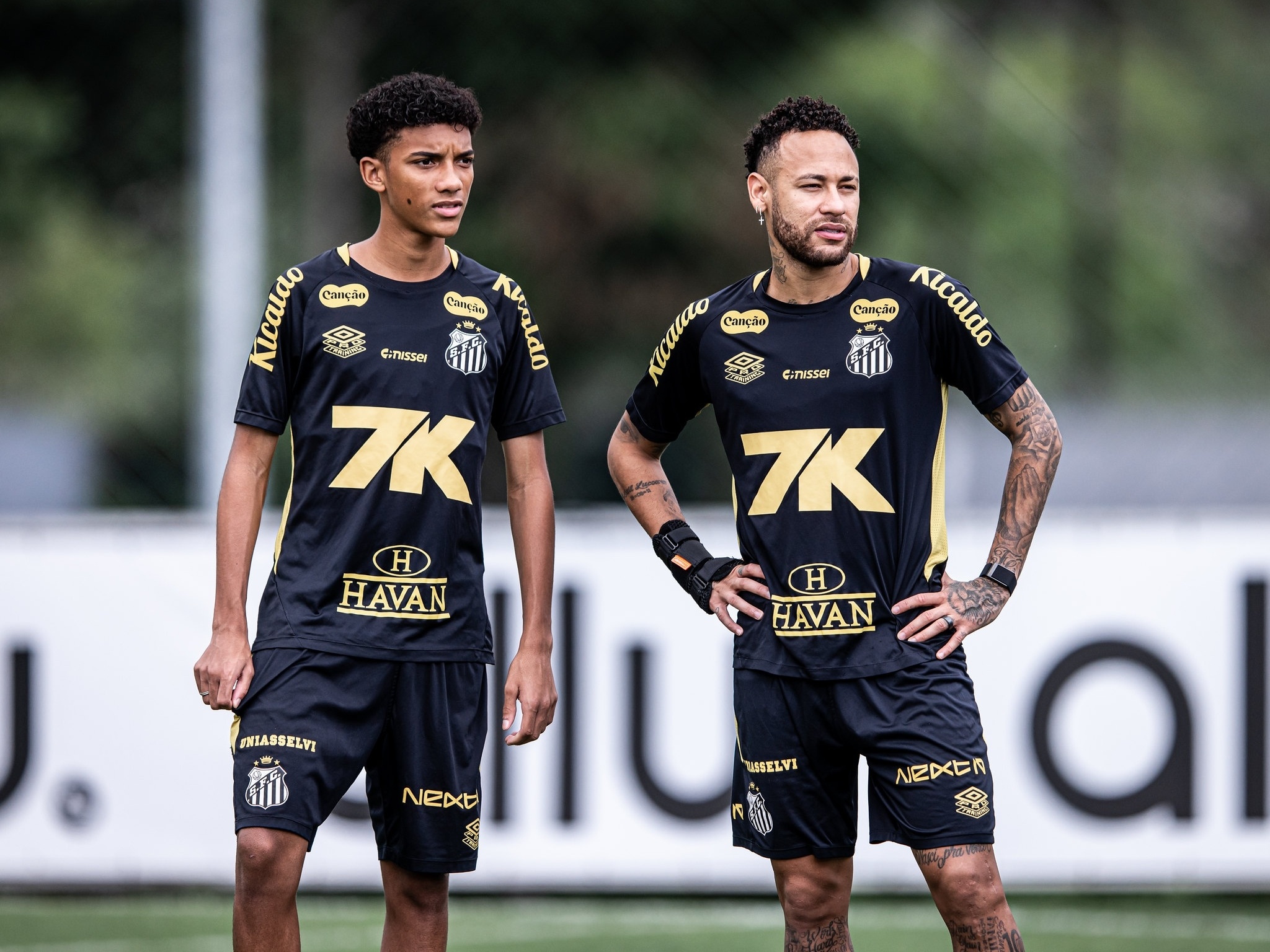 Robinho Jr. acusa Neymar de agressão; Santos abre processo interno