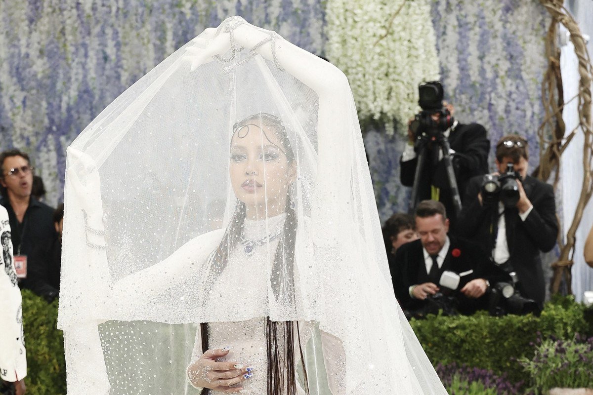 Conheça Robert Wun, designer que dominou o Met Gala 2026