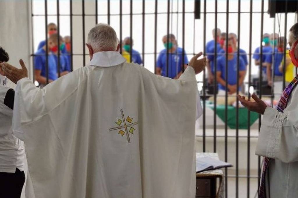 Pastoral Carcerária envia dossiê ao papa Leão 14 relatando restrições para entrar em presídios