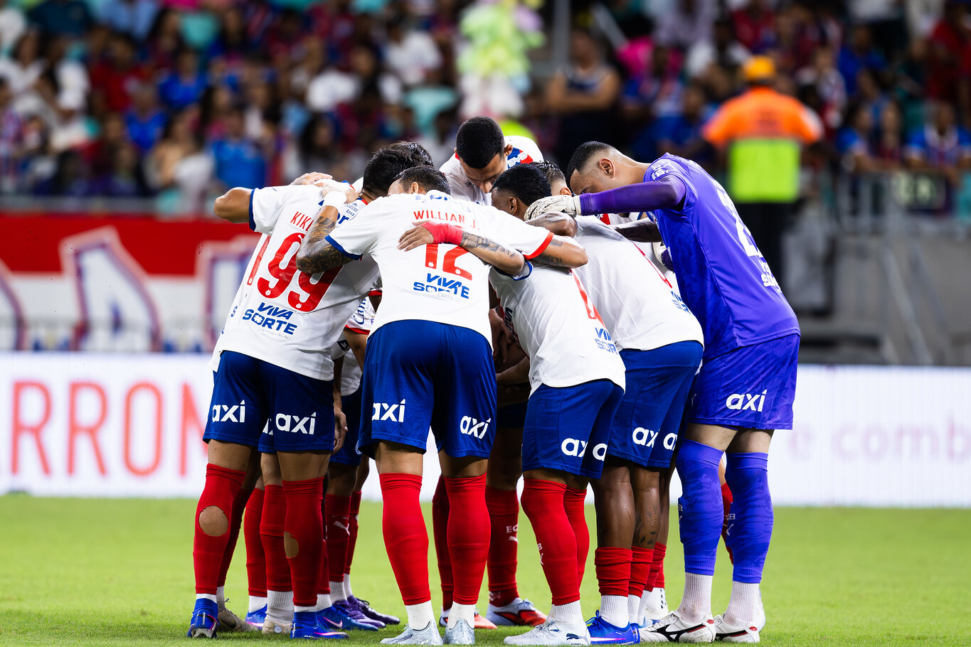 Sem vencer há um mês, Bahia tenta reação na Arena Fonte Nova