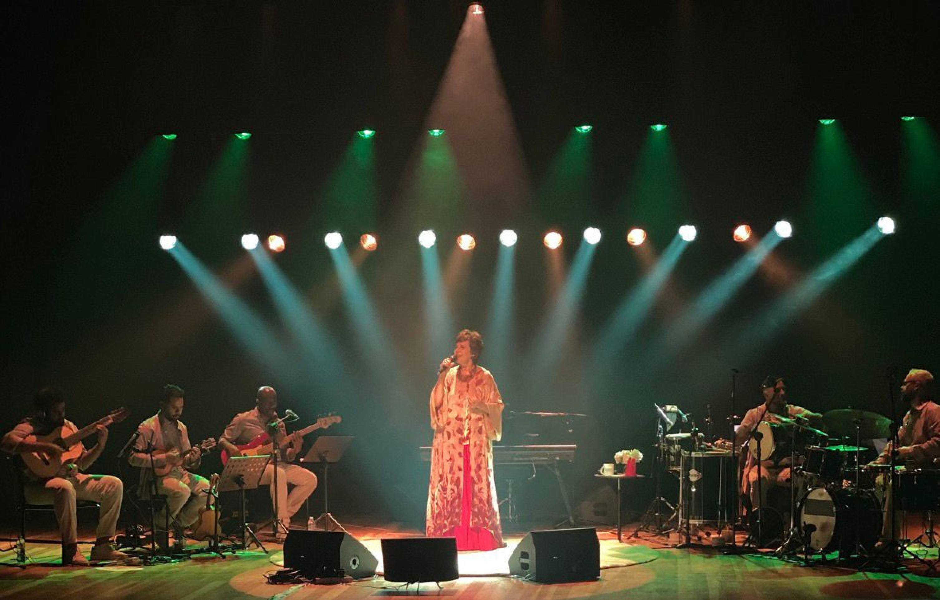 Leila Pinheiro celebra o samba na Caixa Cultural Brasília