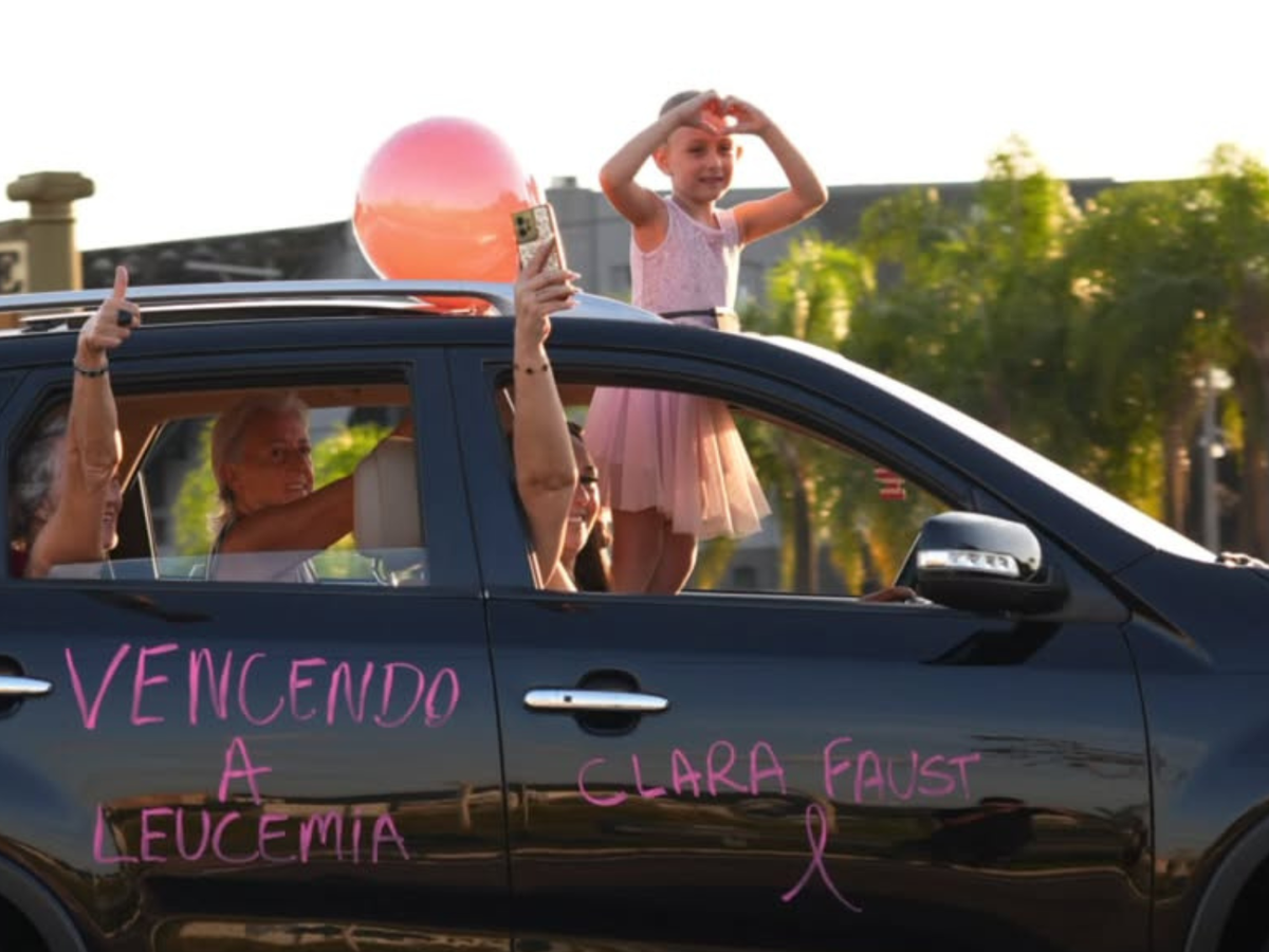 Menina começou tratamento contra leucemia no dia do aniversário e recebeu diagnóstico após dores na perna