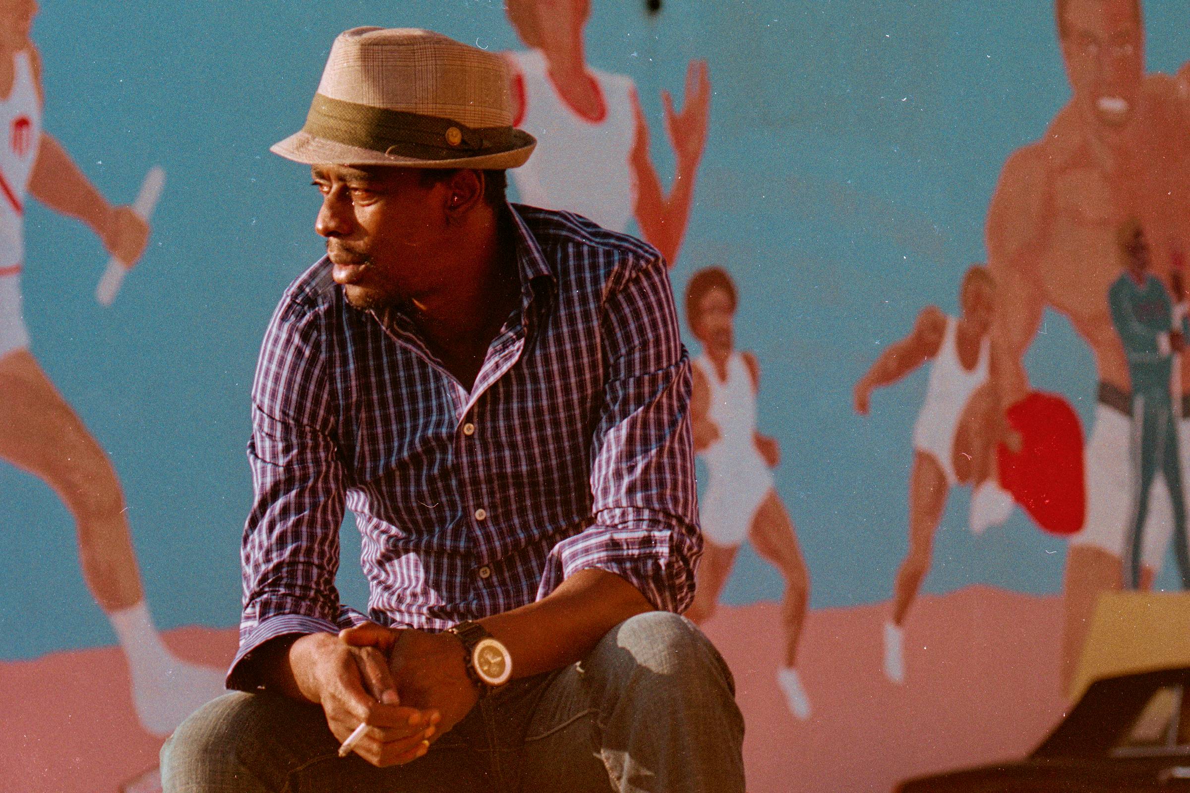 Seu Jorge revela lado sofisticado em álbum feito ao longo de 16 anos