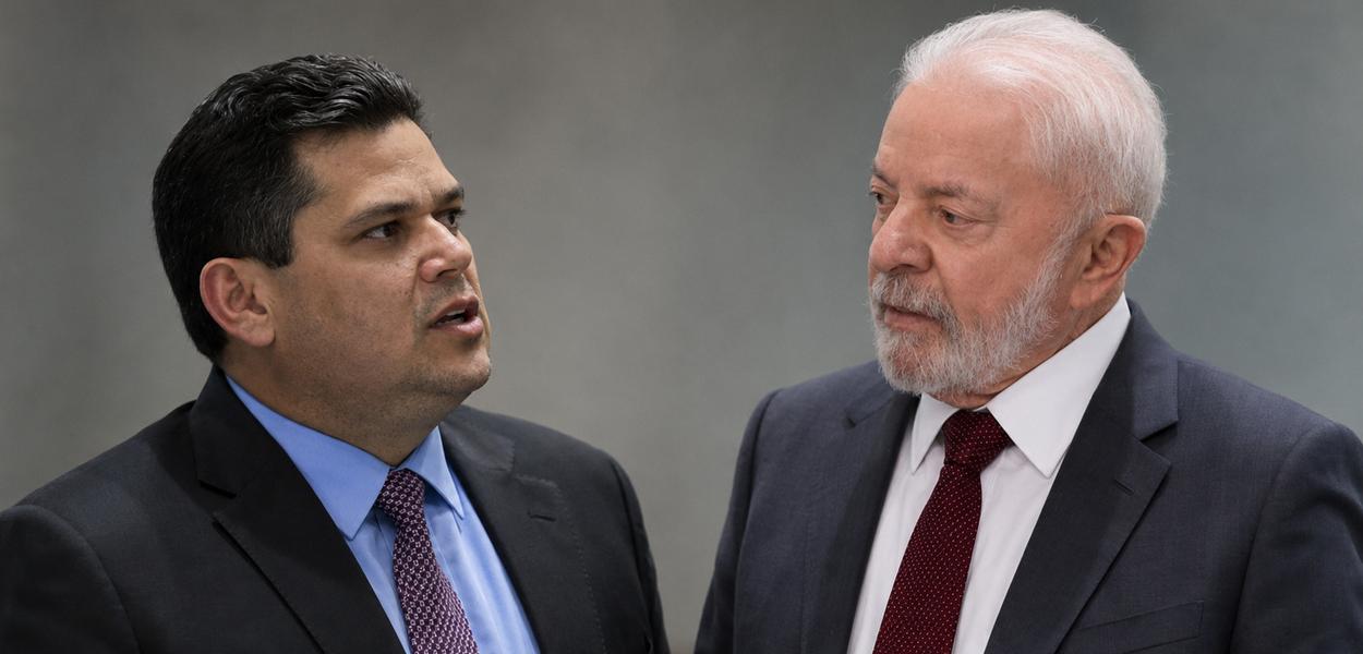 Alcolumbre pede agenda com Lula após rejeição de Messias pelo Senado
