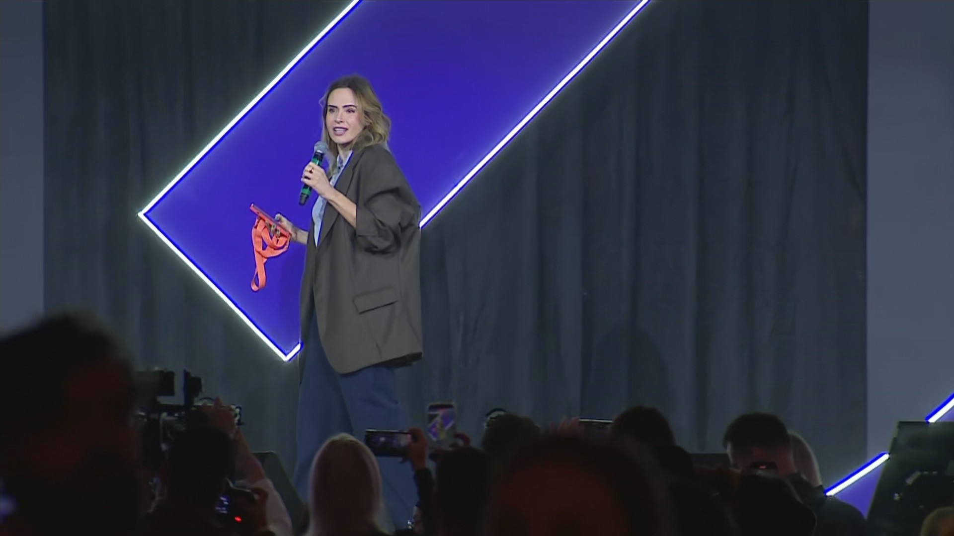 Ana Paula Renault estreia como palestrante na Gramado Summit