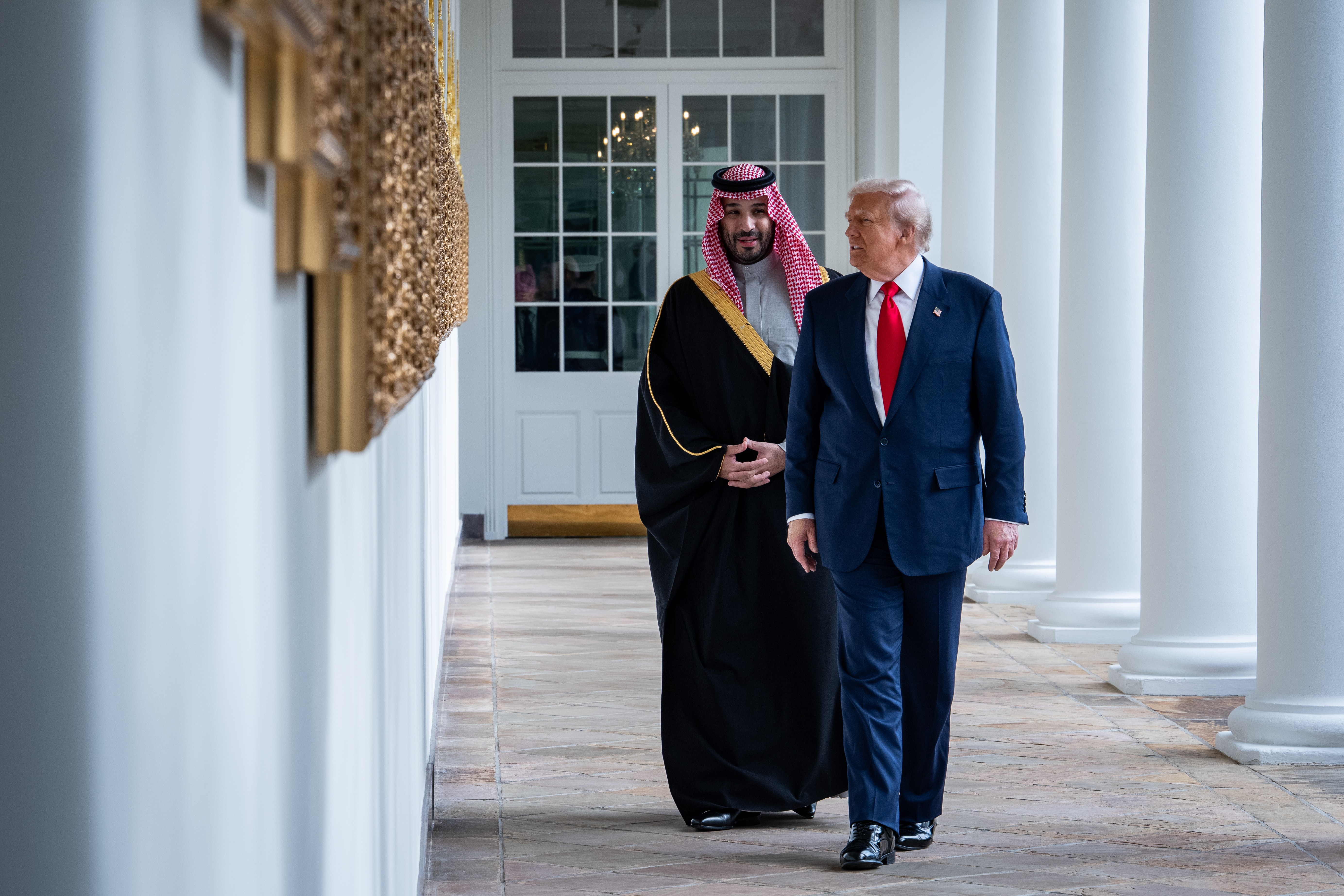 Aliança em desgaste: Arábia Saudita barra operação de Trump no Estreito de Ormuz ao negar uso de bases e espaço aéreo