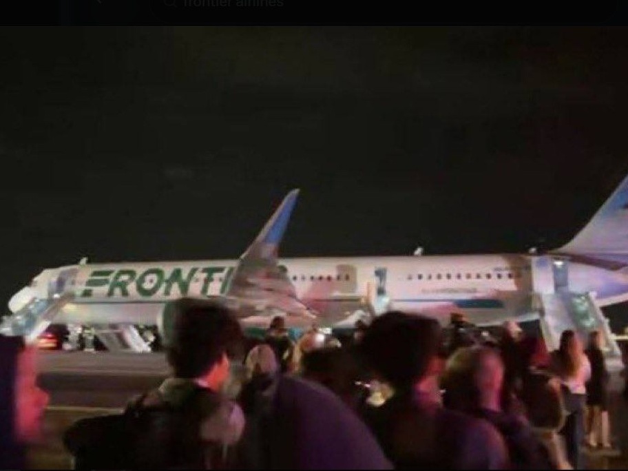 Voo é cancelado após avião atingir pedestre na pista em Denver, nos EUA