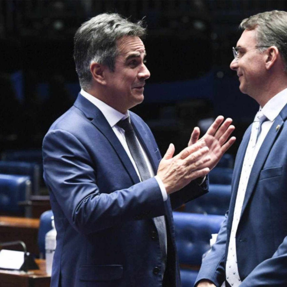 Flávio tenta descolar Ciro, cogitado para vice de Bolsonaro, de eleição