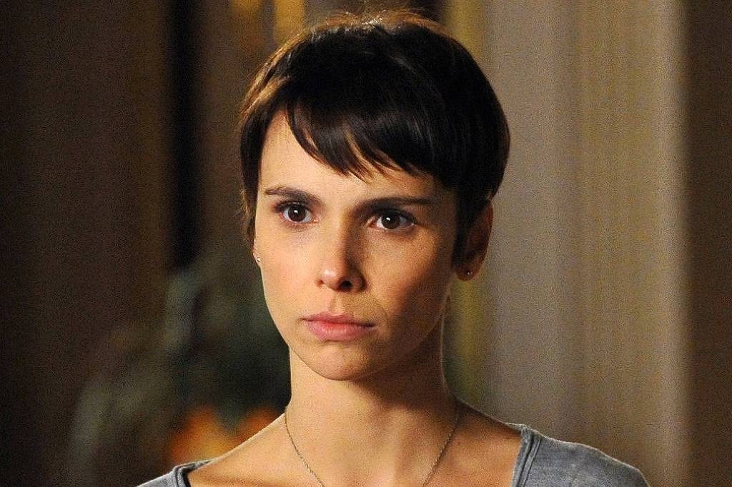 Débora Falabella se acerta com a Globo e vai reviver Rita em 'Avenida Brasil 2'