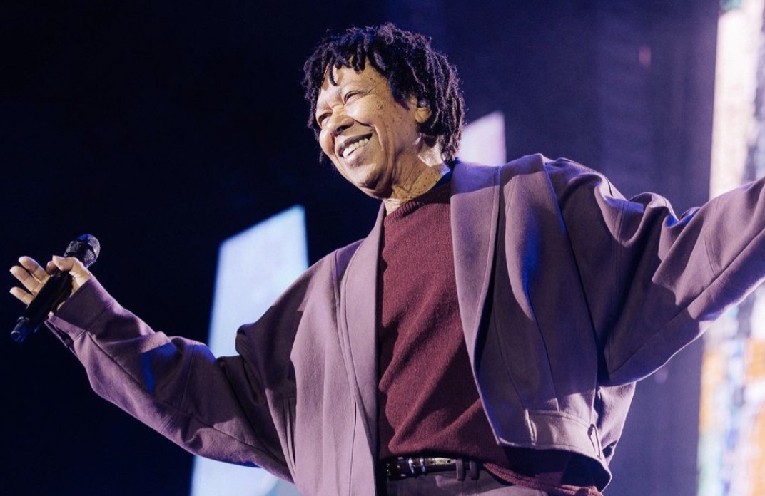 Djavan: Qual foi o setlist da estreia da turnê 'Djavanear 50 Anos. Só Sucessos'?