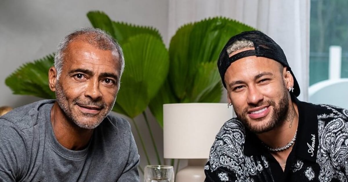 Romário exige Neymar na Copa, em cena tensa de confronto com Zagallo e Felipão.