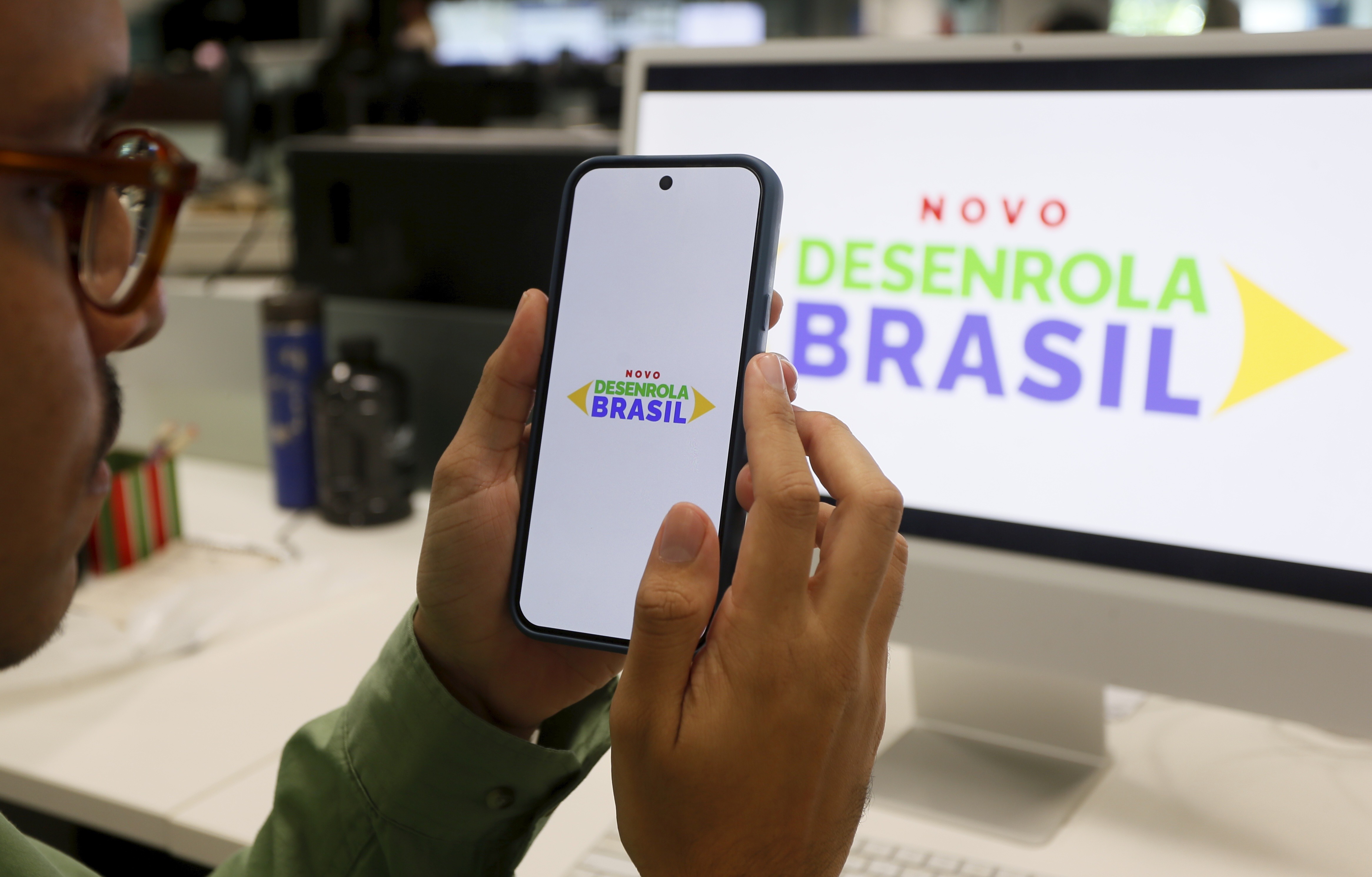 Desenrola reforça crédito menos sensível à Selic, que avança 12% e dificulta tarefa do BC