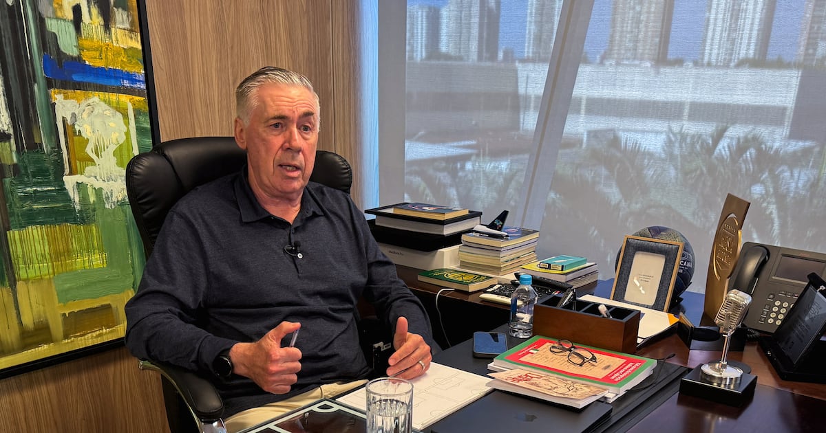 Ancelotti diz que decisão sobre Neymar não será fácil, mas descarta sentir pressão