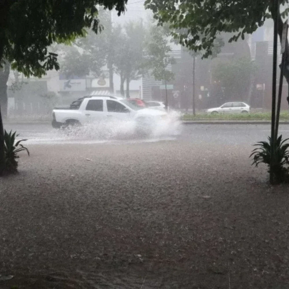 BH está em alerta de chuvas de 20 mm e ventos de 40 km/h até quinta-feira