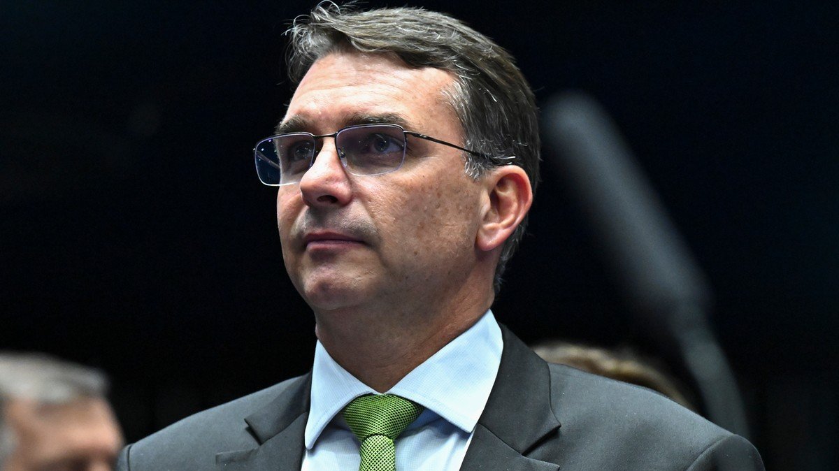 Investigação aponta que Vorcaro repassou R$ 61 milhões a filme sobre Bolsonaro; acordo com Flávio era de R$ 134 milhões