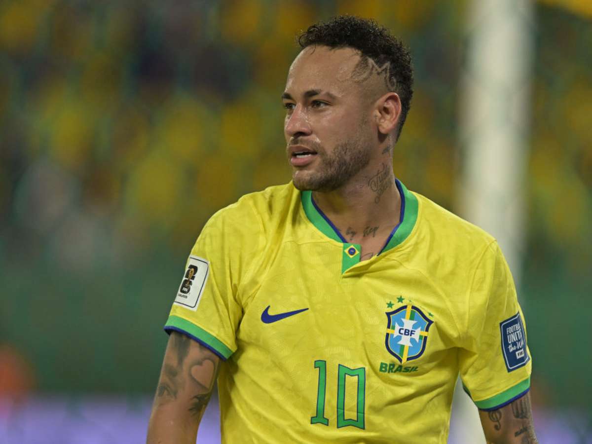 Carlo Ancelotti ou Neymar: quem tem mais títulos na carreira?