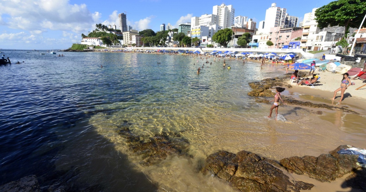 Prefeitura avança em projeto modelo de boias de proteção no Porto da Barra