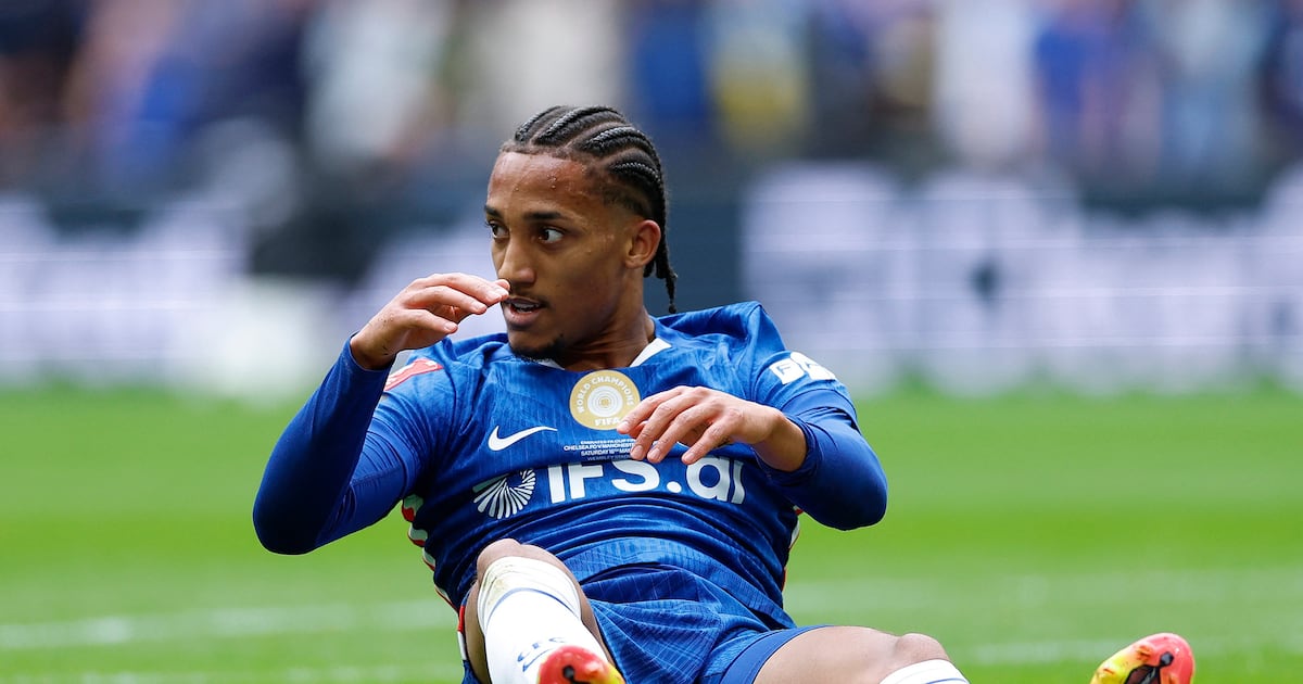 João Pedro deixa jogo do Chelsea lesionado às vésperas da convocação de Ancelotti