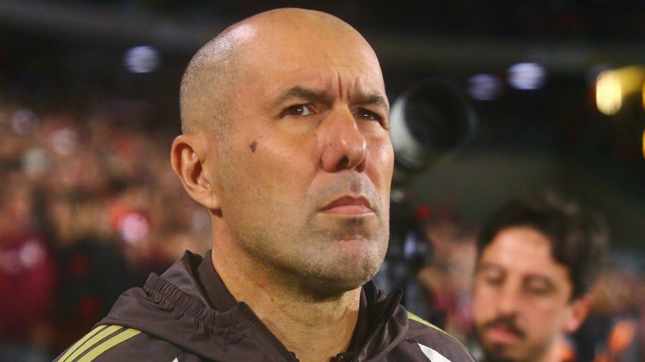 À la Jorge Jesus, Jardim dispara contra rivais por agressividades contra jogadores do Flamengo: 'Não podemos deixar baterem acima da lei'