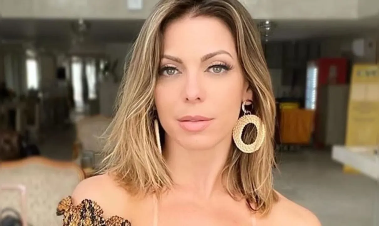 Sheila Mello surge nua em banheira e foto causa alvoroço na web