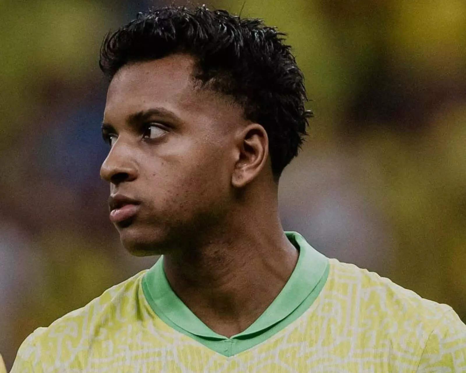 Após ficar fora da Copa do Mundo, Globo se compadece e contrata Rodrygo