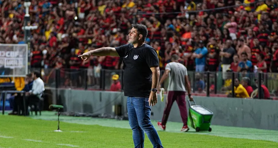 Barroca celebra triunfo do CRB sobre o Sport, mas mantém cautela