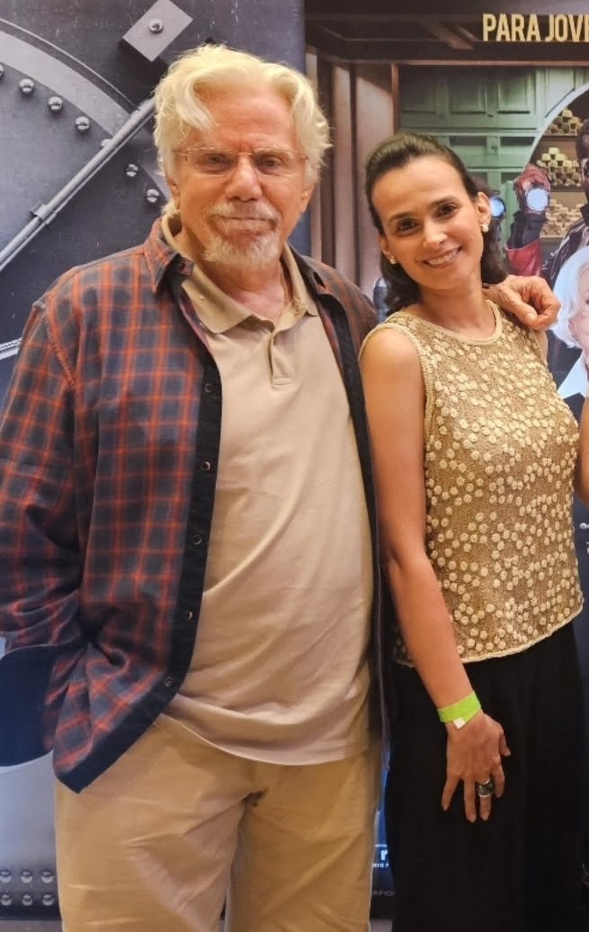 De volta ao cinema, Reginaldo Faria fala sobre namorada mais jovem: 'Ela tem 40 anos e eu tenho 88'