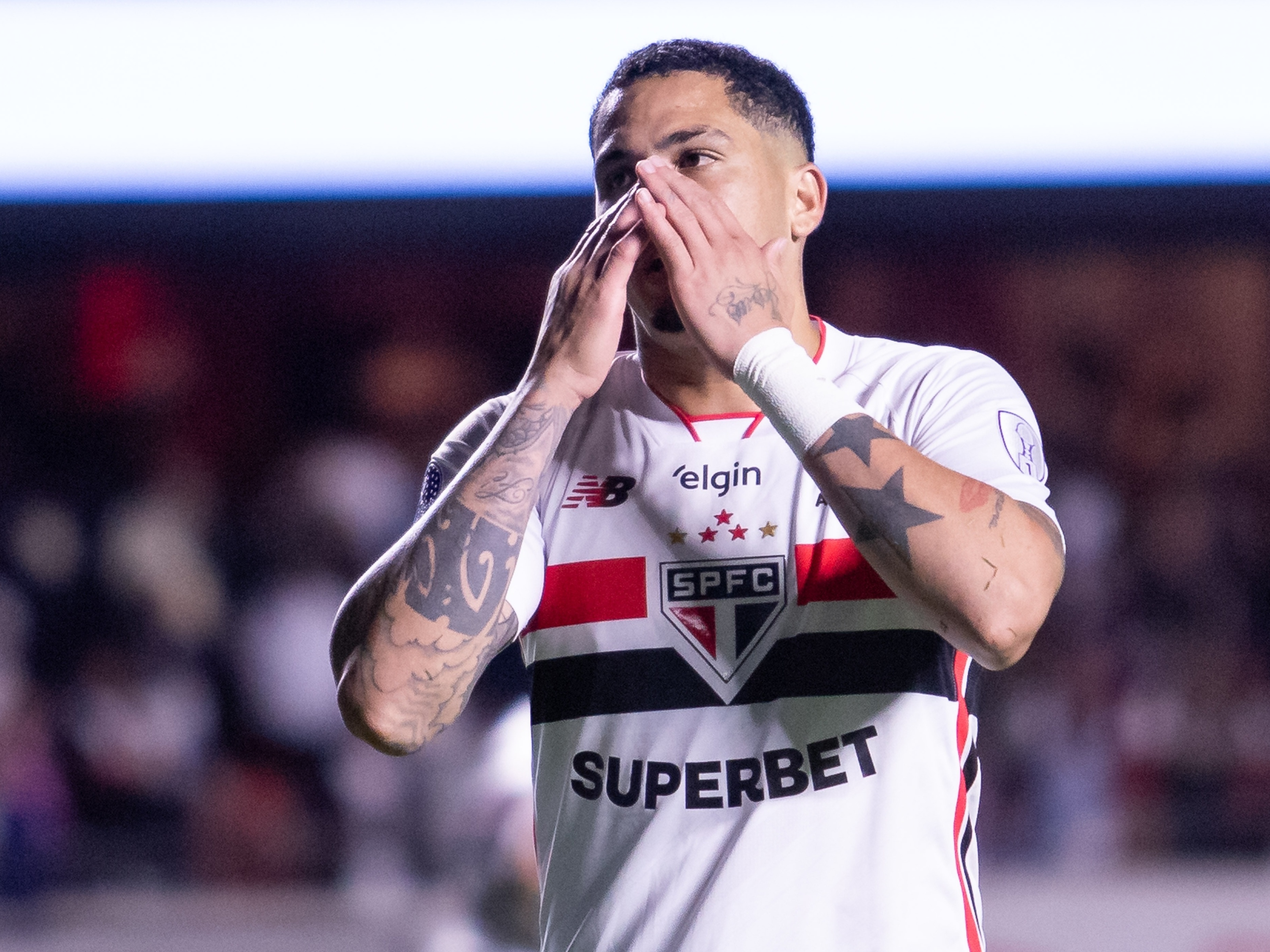 São Paulo sofre diante do Millonarios e só empata em reestreia de Dorival