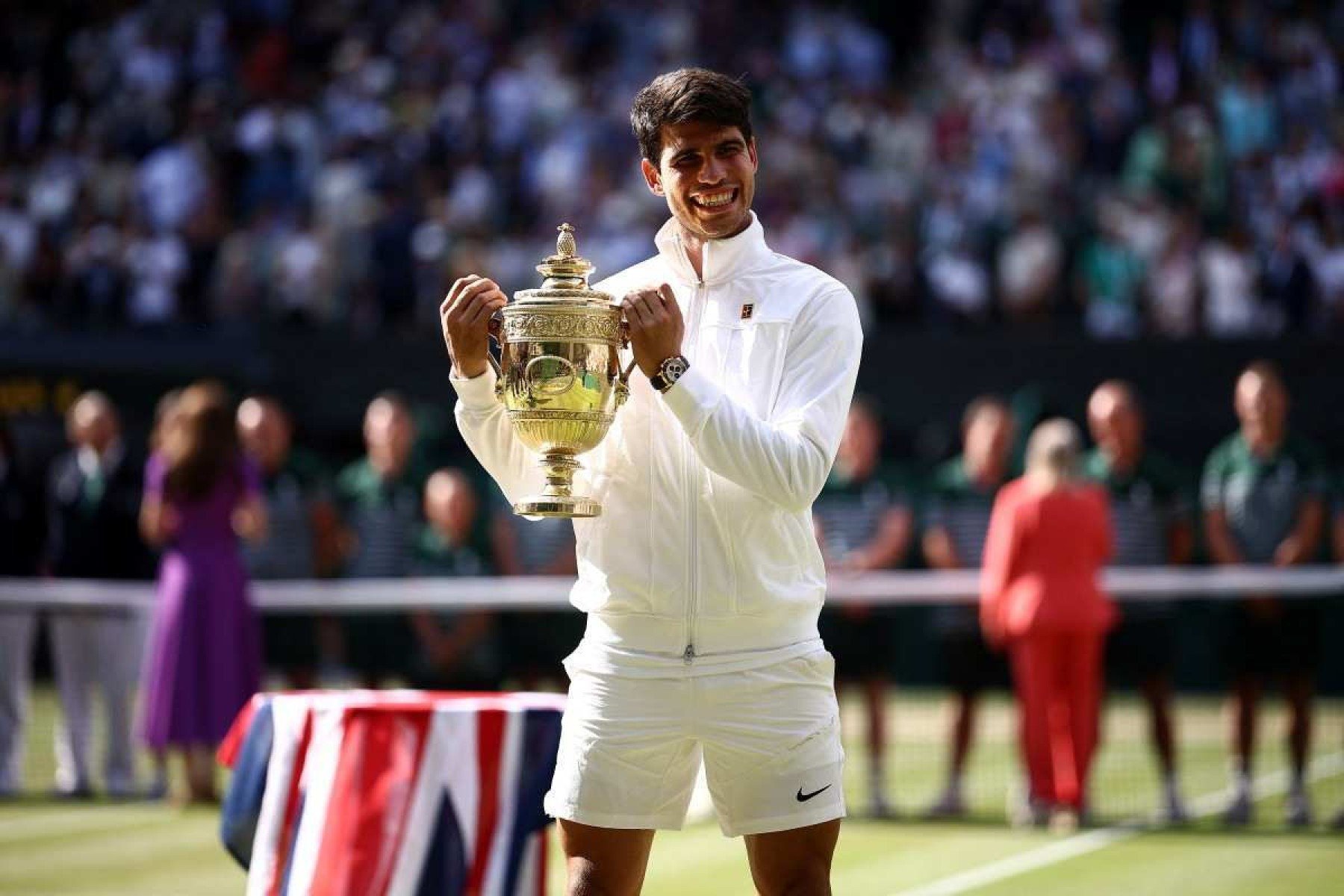 Carlos Alcarazanuncia que será desfalque em Wimbledon por lesão
