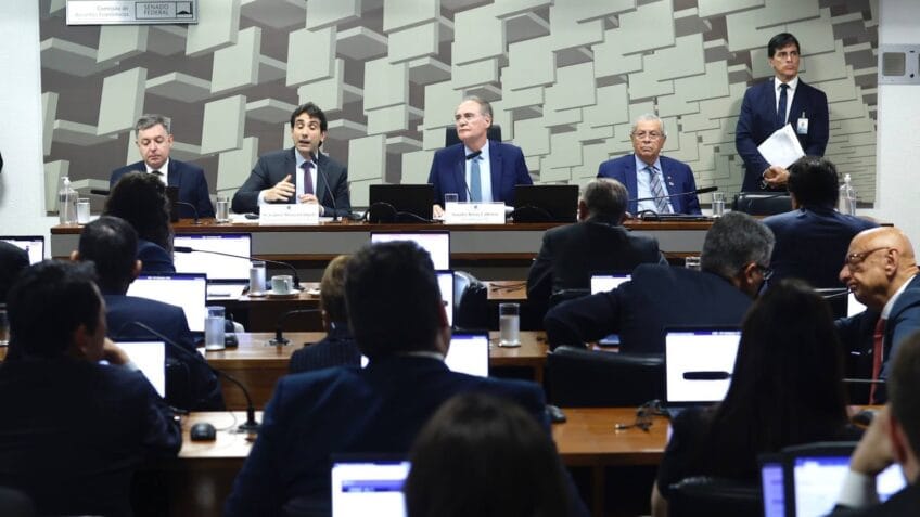 Galípolo e Renan em discussão acalorada sobre Master em entrevista jornalística