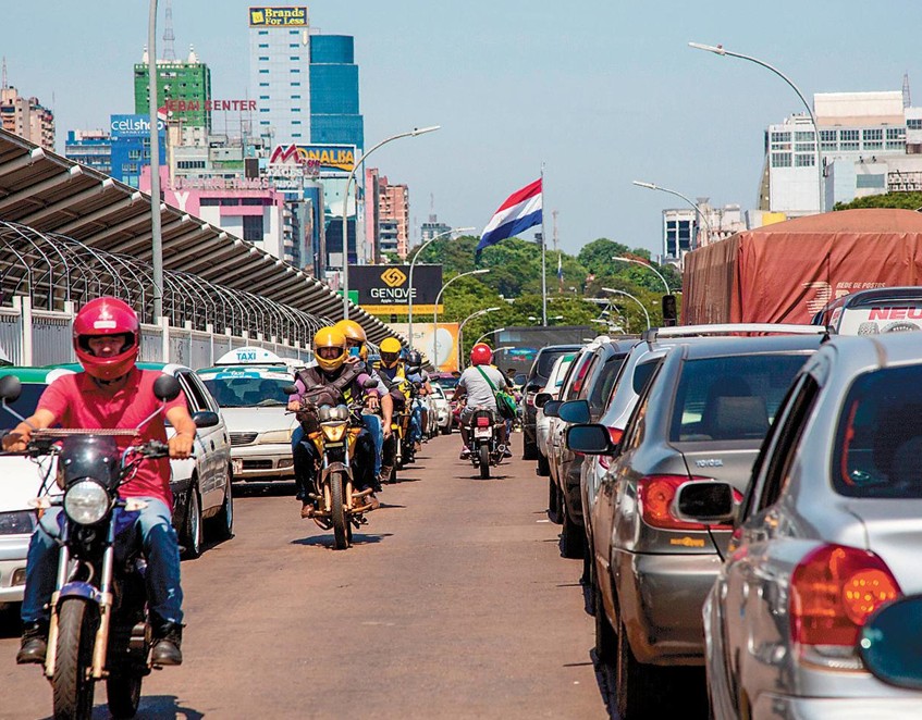 Puxada por fatores como economia e política, migração de brasileiros para o Paraguai bate recorde