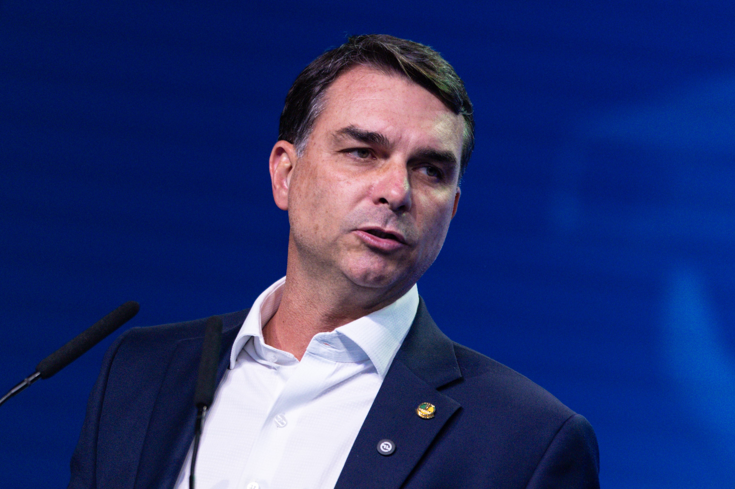 PF apura emenda de Flávio Bolsonaro para ONG suspeita de integrar esquema de desvios comandado por irmãos Brazão
