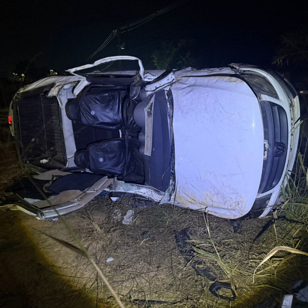 Teto de carro é arrancado e uma pessoa morre em batida na BR-262