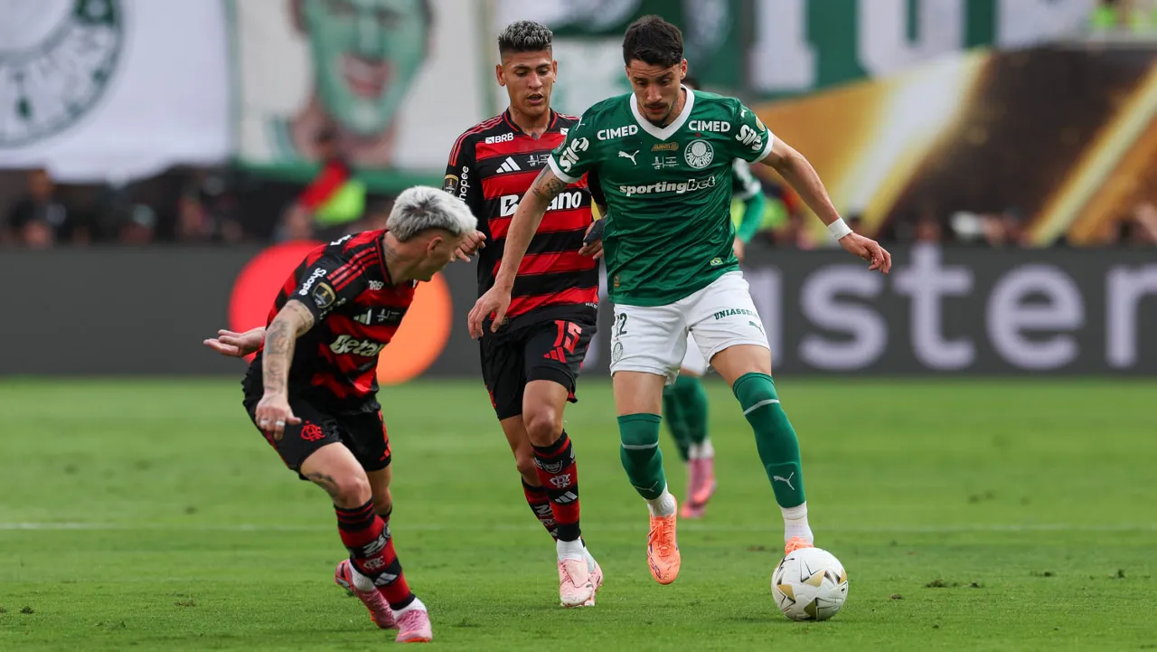 BRASILEIRÃO: Palmeiras e Flamengo fazem duelo direto; Santos pega o Grêmio contra o Z-4