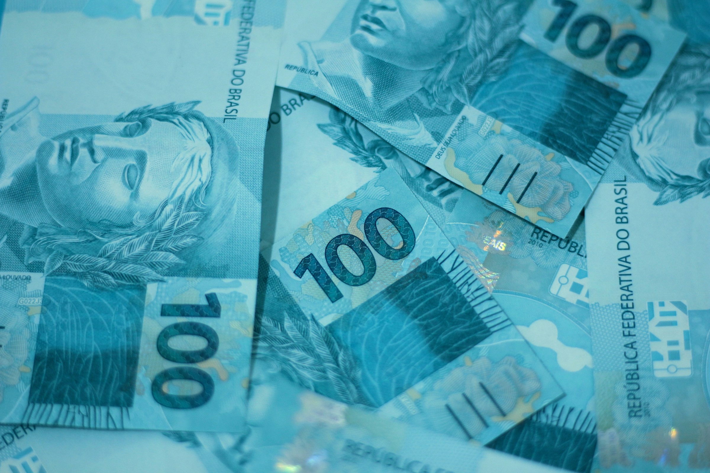 Investir ou comprar imóveis? Veja o que fazer com R$ 320 milhões se ganhar hoje na Mega-Sena 3010