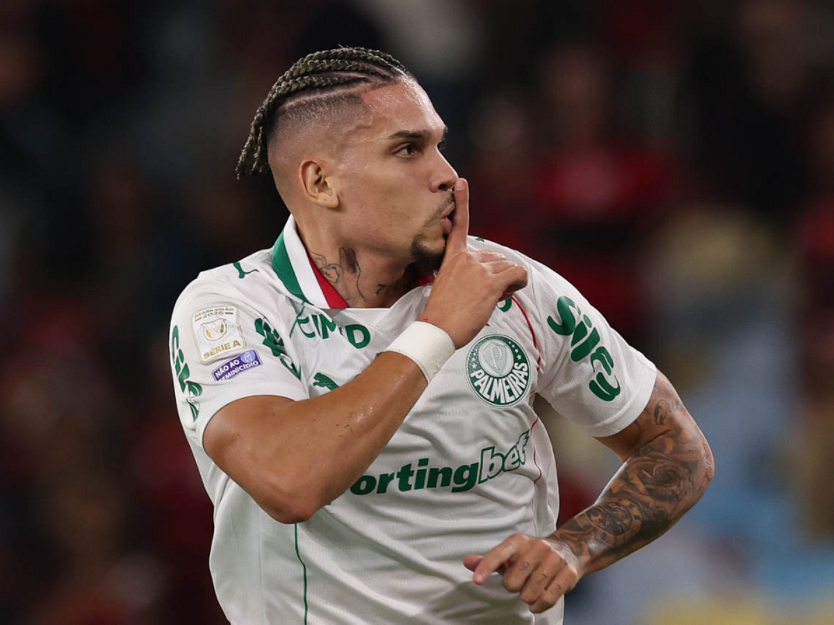 Paulinho explica comemoração polêmica: 'não quero desrespeitar'