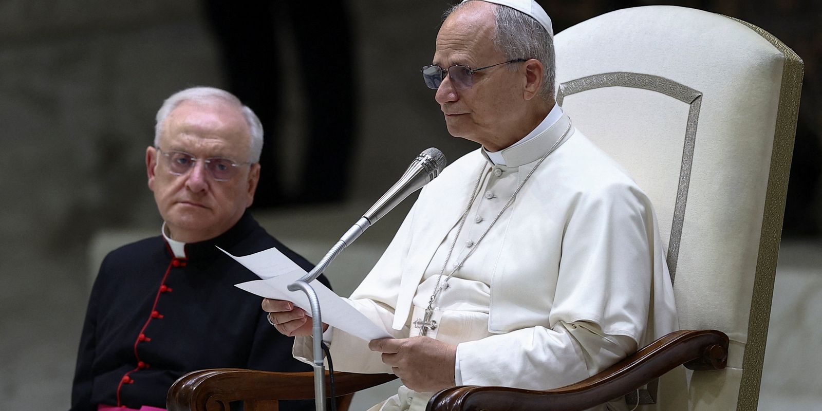 Papa divulga documento em que pede regulamentação da IA