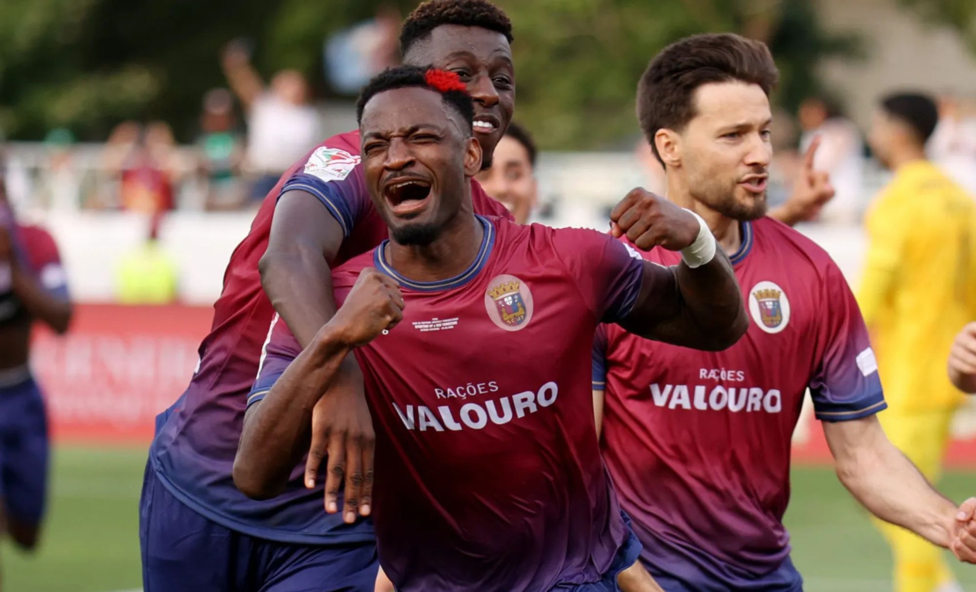 Clube da Série B faz história, desbanca gigante e é campeão na Europa
