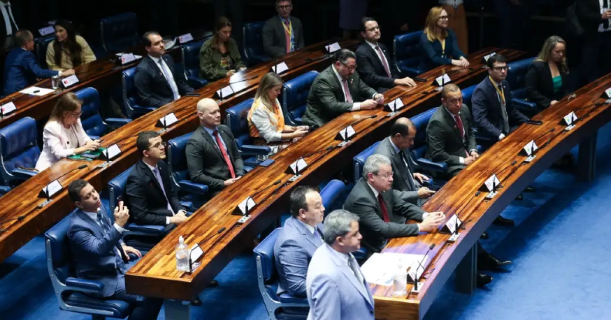 Leo Prates apresenta relatório sobre proposta que prevê fim da escala 6x1 nesta segunda