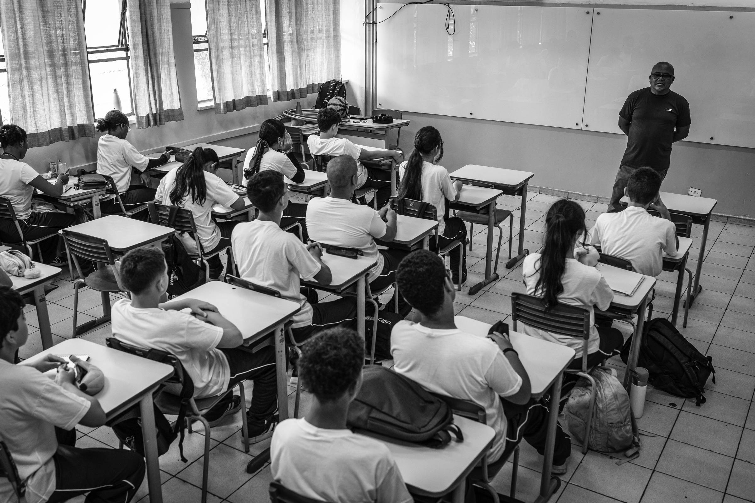 A expansão preocupante das escolas cívico-militares